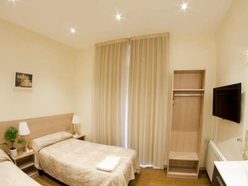 Hostal Excellence Barcelona Eksteriør billede