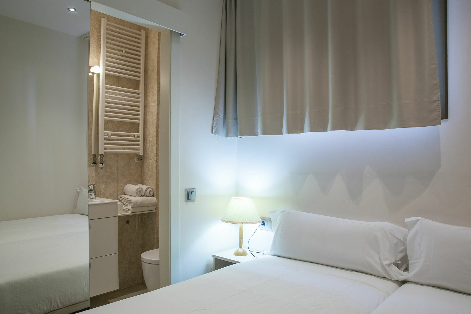 Hostal Excellence Barcelona Eksteriør billede